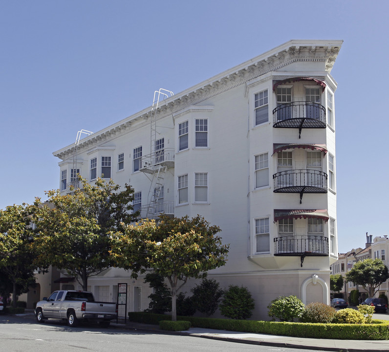 95 Cervantes Blvd in San Francisco, CA - Foto de edificio