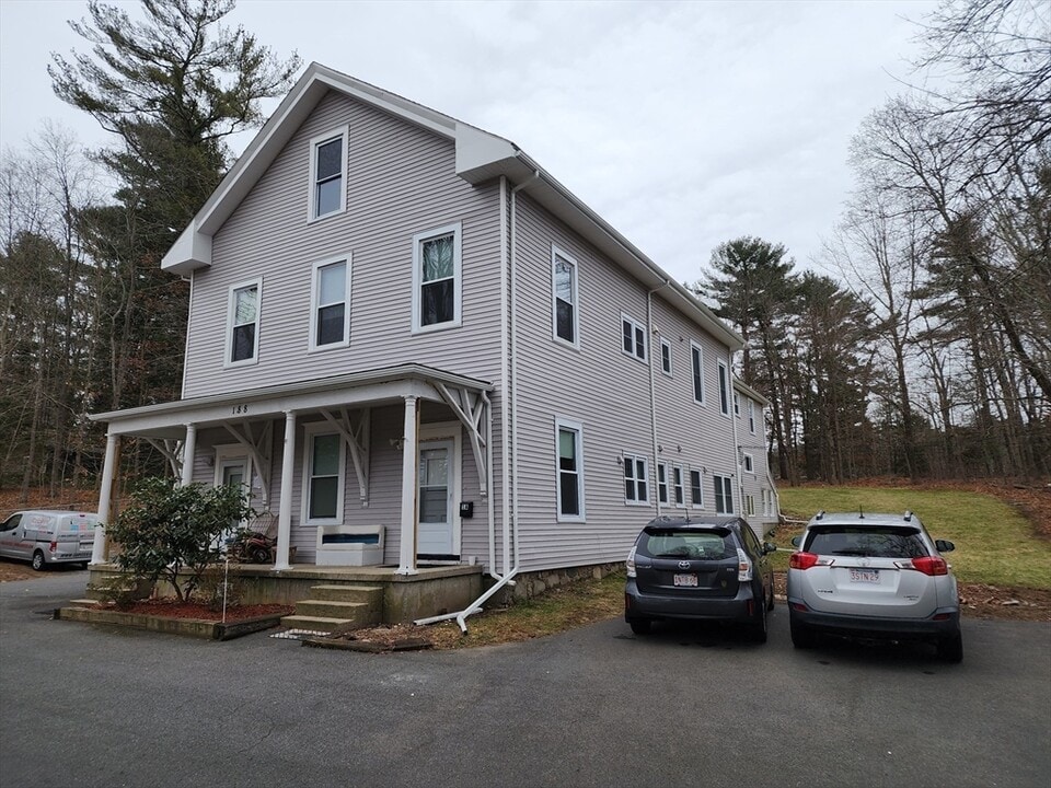 188 South St in Foxboro, MA - Building Photo