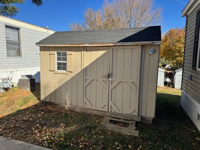 3701 2nd St in Coralville, IA - Building Photo - Building Photo