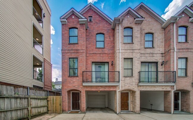 202 McGowen St in Houston, TX - Building Photo - Building Photo