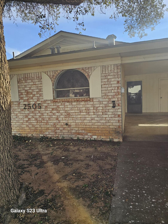 2505 66th St in Lubbock, TX - Building Photo