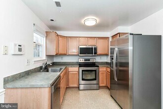 60 Benton Ct in Sterling, VA - Building Photo - Building Photo