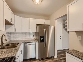7236 72nd Ln N in Brooklyn Park, MN - Building Photo - Building Photo