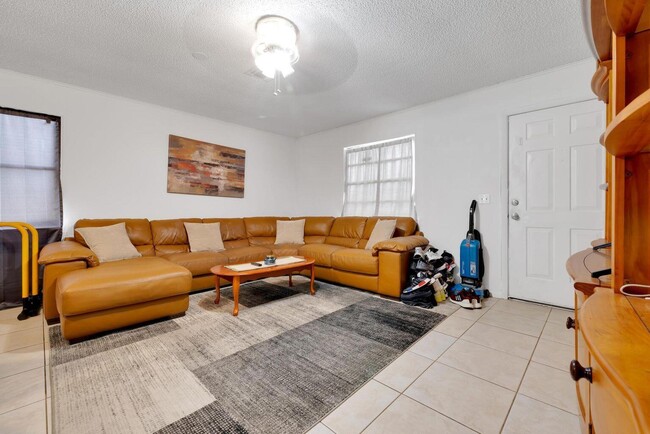 3774 92nd Ln N in West Palm Beach, FL - Building Photo - Building Photo