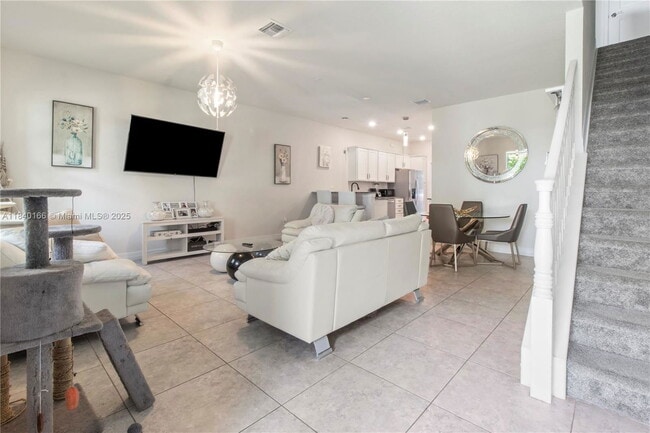 5140 Eucalyptus Dr in Hollywood, FL - Building Photo - Building Photo