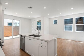 239 Yerba in Irvine, CA - Building Photo - Building Photo
