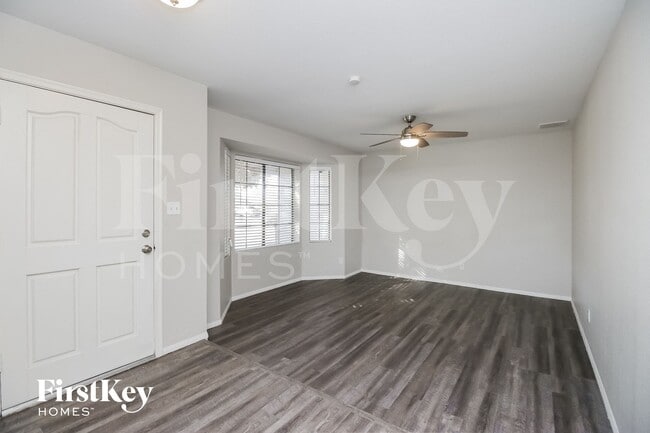 3928 E Garnet Cir in Mesa, AZ - Foto de edificio - Building Photo