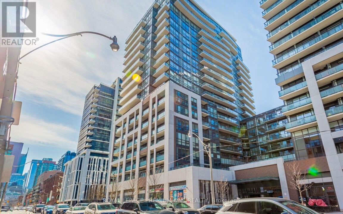 460-1460 Adelaide St E in Toronto, ON - Building Photo