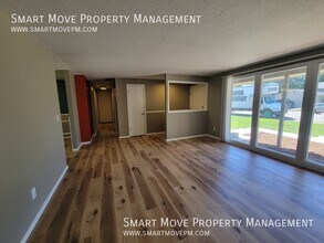9990 W Skycrest Dr in Boise, ID - Building Photo - Building Photo