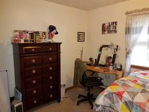 342 Overhill St in Morgantown, WV - Foto de edificio - Building Photo