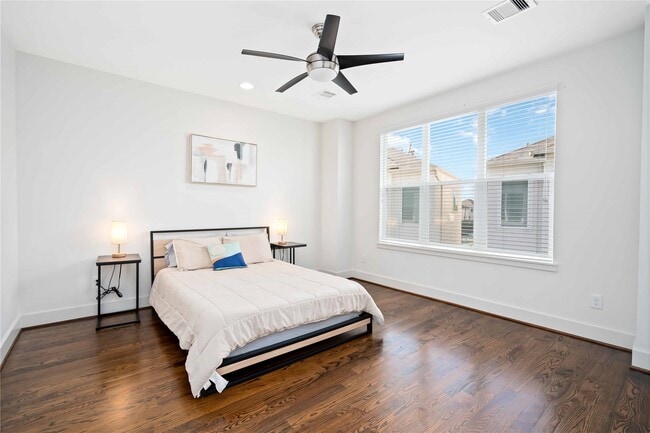 property at 2004 Rosedale St