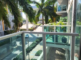 41 SE 5th St, Unit 304 in Miami, FL - Building Photo - Building Photo