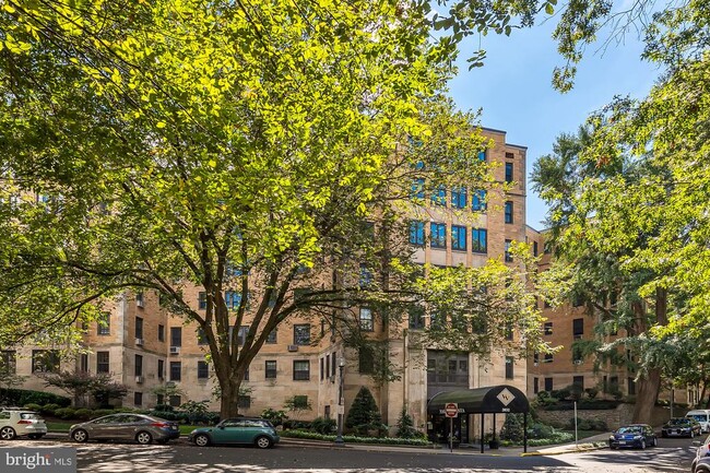 2032 Belmont Rd NW in Washington, DC - Foto de edificio - Building Photo