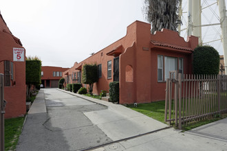 Ardmore Apartments in South Gate, CA - Building Photo - Building Photo