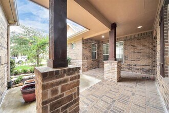 22719 Shieldhall Ln in Tomball, TX - Building Photo - Building Photo