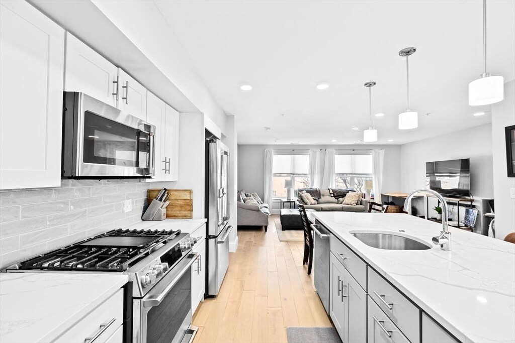540 E 3rd St, Unit 2BD Southie Wicked CLEAN in Boston, MA - Foto de edificio