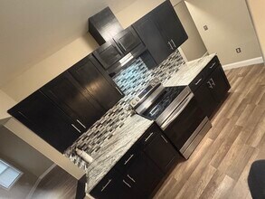 15 John St, Unit 1 in Rensselaer, NY - Building Photo - Building Photo