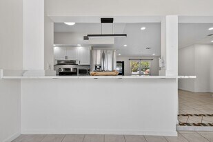 353 Shady Lane Rd in Palm Springs, FL - Building Photo