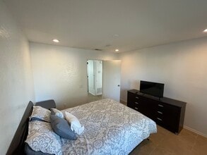 1 Lakeview Cir, Unit 1 in Cathedral City, CA - Building Photo - Building Photo