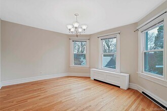 206 New Broadway in Hastings On Hudson, NY - Building Photo - Building Photo