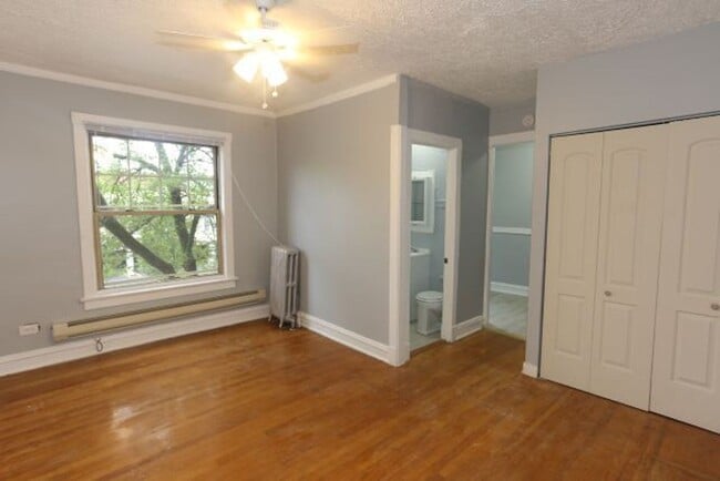 3273 W Wrightwood Ave, Unit 3257-2D in Chicago, IL - Foto de edificio - Building Photo