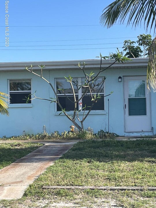 353 Lee Ave in Satellite Beach, FL - Building Photo