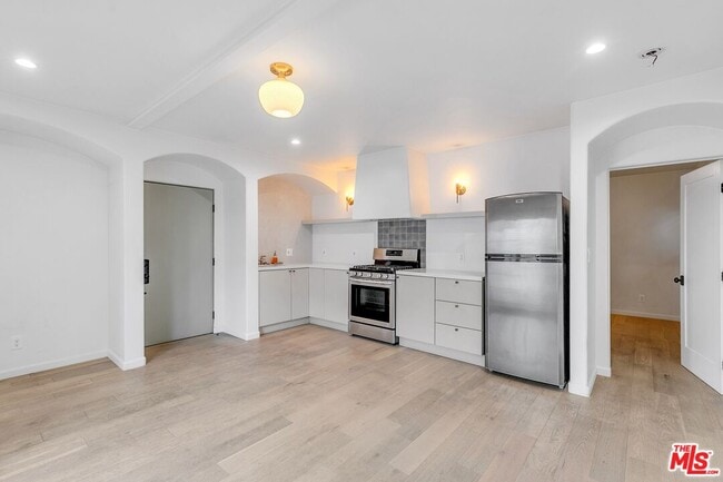 property at 3206 Larissa Dr