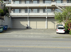 Klahowya Apartments in Seattle, WA - Building Photo - Building Photo