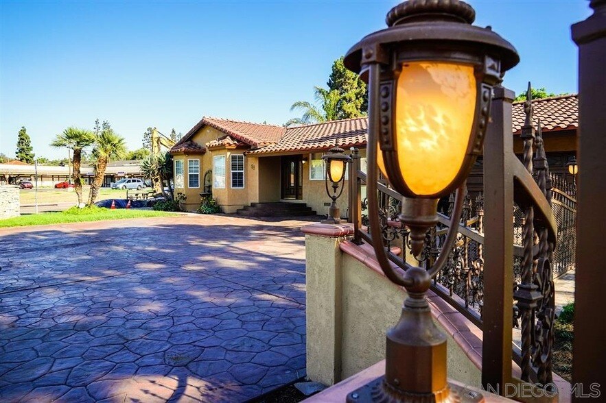 68 Bonita Rd in Chula Vista, CA - Building Photo