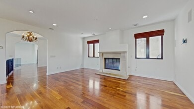 3311 Deronda Dr in Los Angeles, CA - Building Photo - Building Photo