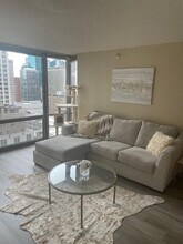 2 E Erie St, Unit 3207 in Chicago, IL - Foto de edificio - Building Photo