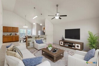 119 Weatherby Dr in Spring Branch, TX - Foto de edificio - Building Photo