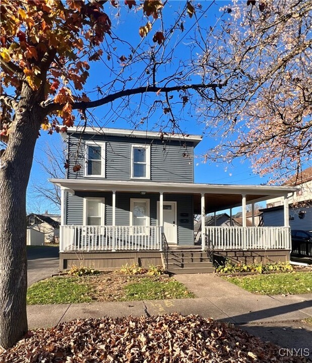 358 Washington Ave in Oneida, NY - Building Photo