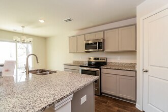 304 Crooked Pne Ct in Columbia, SC - Foto de edificio - Building Photo