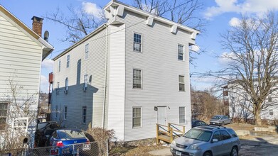 56 Lounsbury Ave in Waterbury, CT - Building Photo - Building Photo