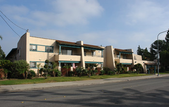 Hacienda Franciscan in Garden Grove, CA - Building Photo - Building Photo