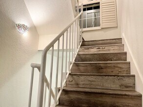 9930 Scripps Vista Way in San Diego, CA - Building Photo - Building Photo