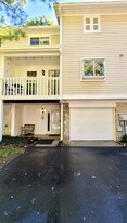 1111 Island Woods Dr in Indianapolis, IN - Building Photo