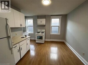 144 Locke St S in Hamilton, ON - Building Photo - Building Photo