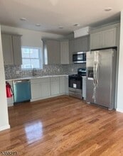 476 Meade St in Orange, NJ - Building Photo - Building Photo