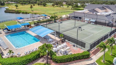 6904 Drewrys Bluff in Bradenton, FL - Building Photo - Building Photo