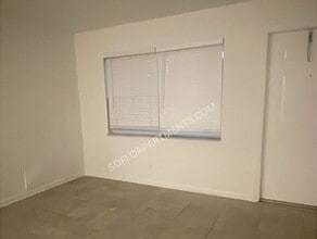 3600 Riverside Dr in Coral Springs, FL - Building Photo - Building Photo