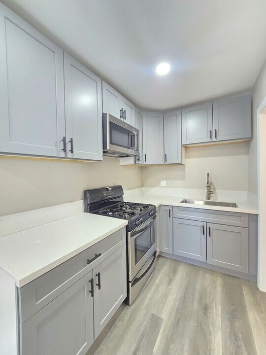 44414 Andale Ave in Lancaster, CA - Building Photo