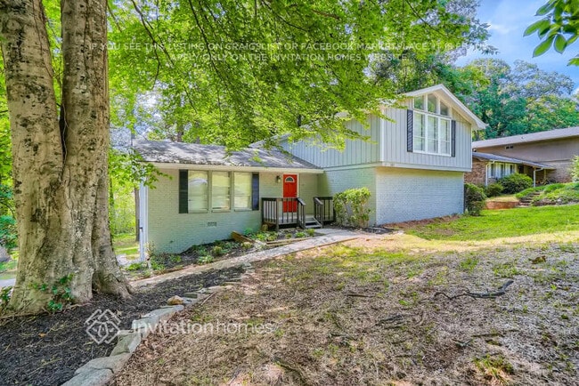 381 Shelton Woods Ct in Stone Mountain, GA - Foto de edificio - Building Photo