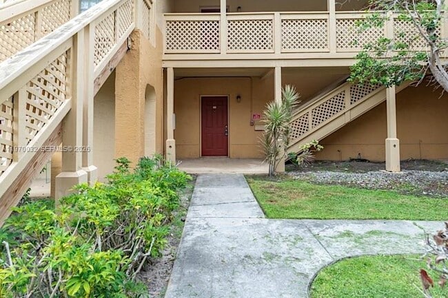 4847 Via Palm Lakes in West Palm Beach, FL - Foto de edificio - Building Photo