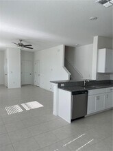 32077 Powderpuff Mimosa Dr in San Antonio, FL - Building Photo - Building Photo