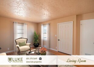 2205 E 7th St in Sioux Falls, SD - Building Photo - Building Photo