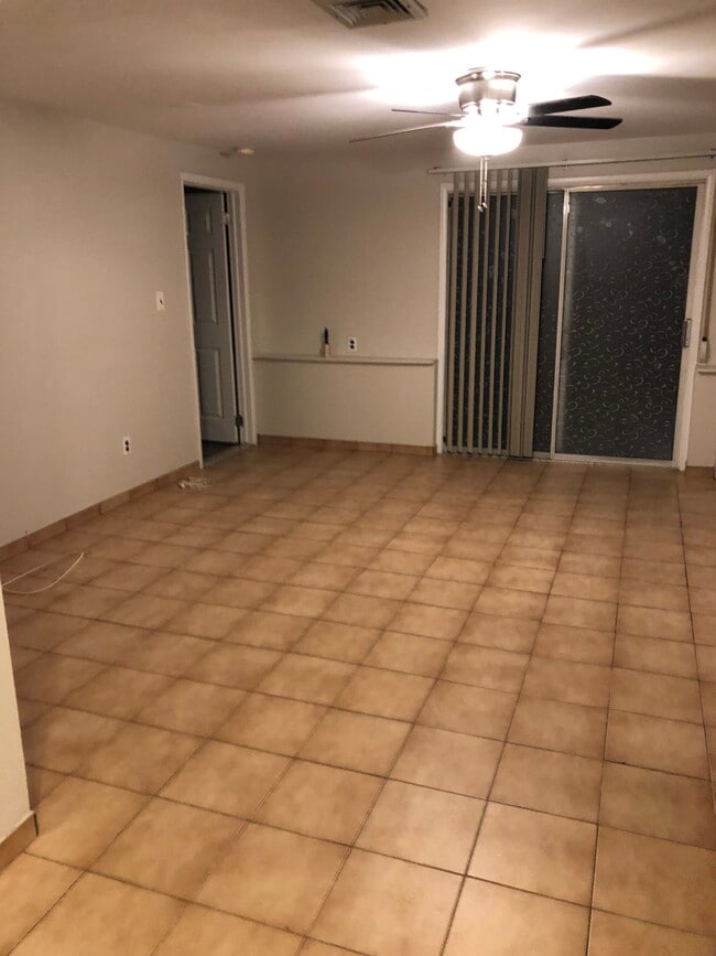 266 E 54th St, Unit House in Elmwood Park, NJ - Building Photo - Building Photo