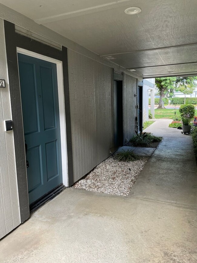 6443 Stoney View Ln in Simi Valley, CA - Building Photo - Building Photo