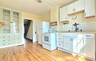 22-24-24 Colchester Ct in Burlington, VT - Building Photo